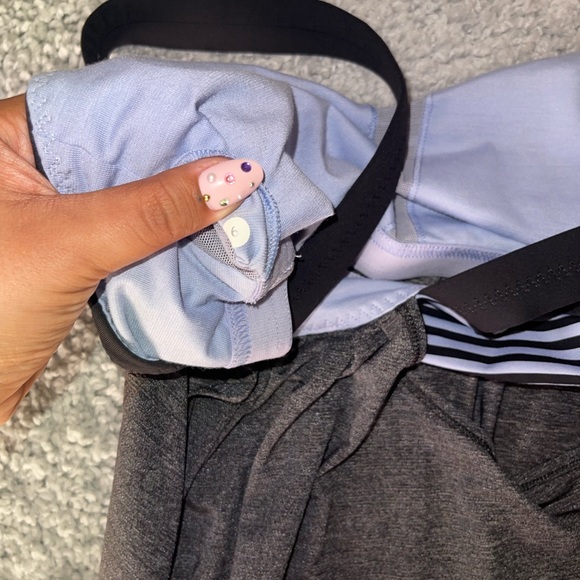 Lululemon Run: Back On Track Tank Black/Classic Stripe Polar Haze Size 6 - Picture 4 of 5